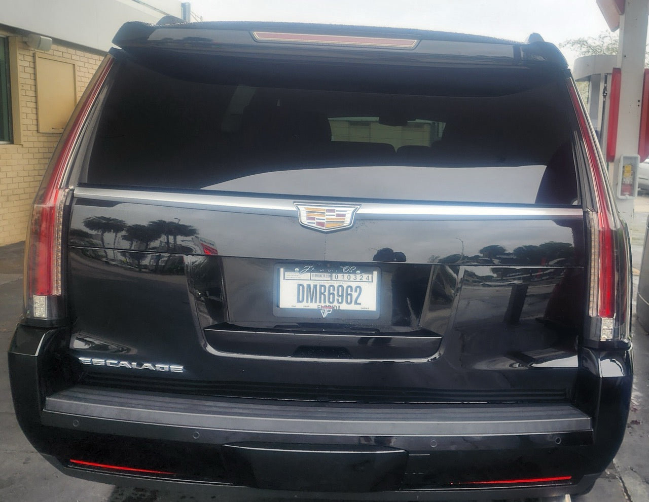 2019 BLACK CADILLAC ESCALADE PLATINUM --- (MOST DESIRABLE)