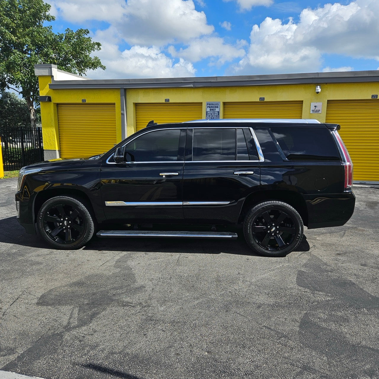 2019 BLACK CADILLAC ESCALADE PLATINUM --- (MOST DESIRABLE)