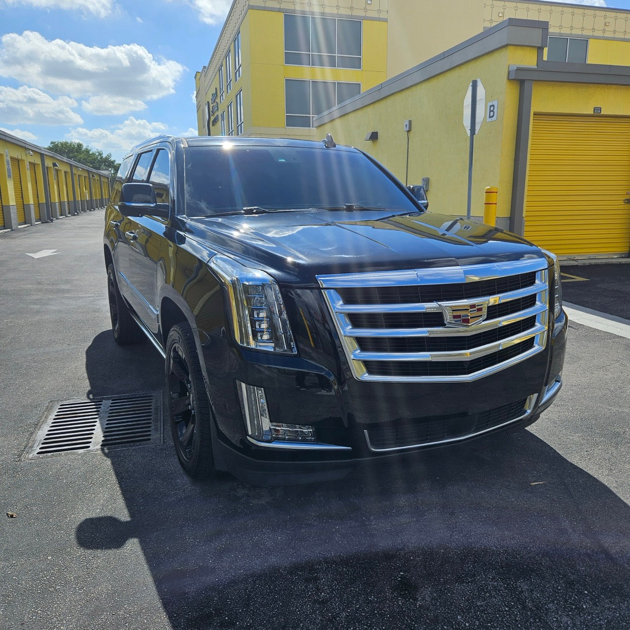 2019 BLACK CADILLAC ESCALADE PLATINUM --- (MOST DESIRABLE)