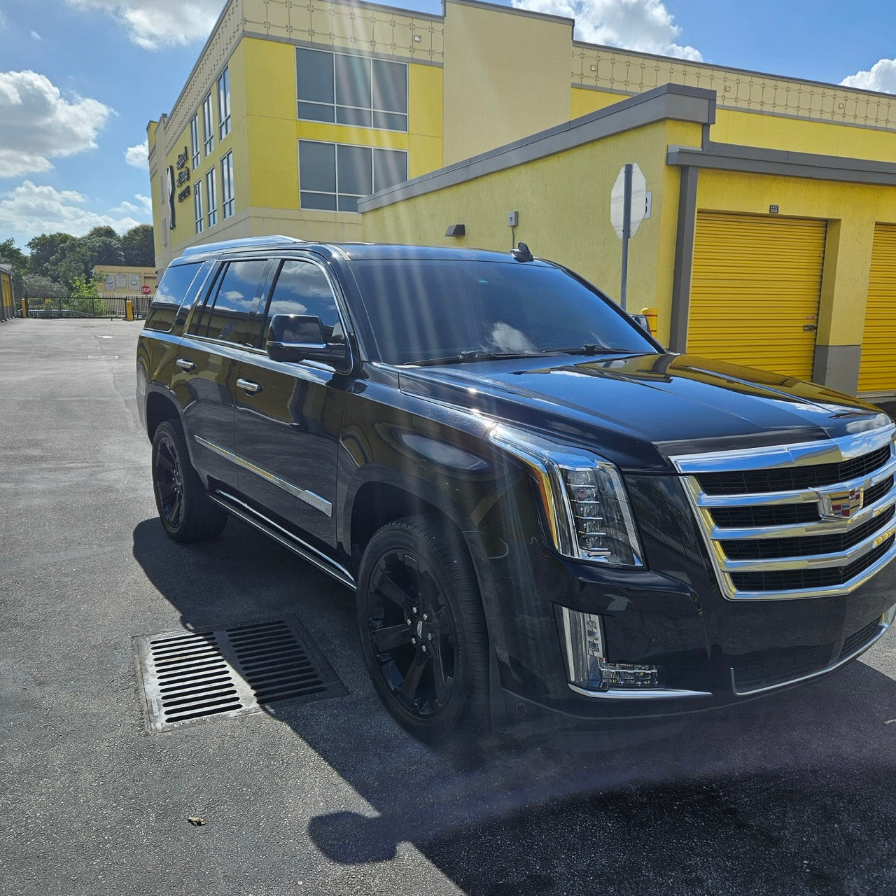 2019 BLACK CADILLAC ESCALADE PLATINUM --- (MOST DESIRABLE)