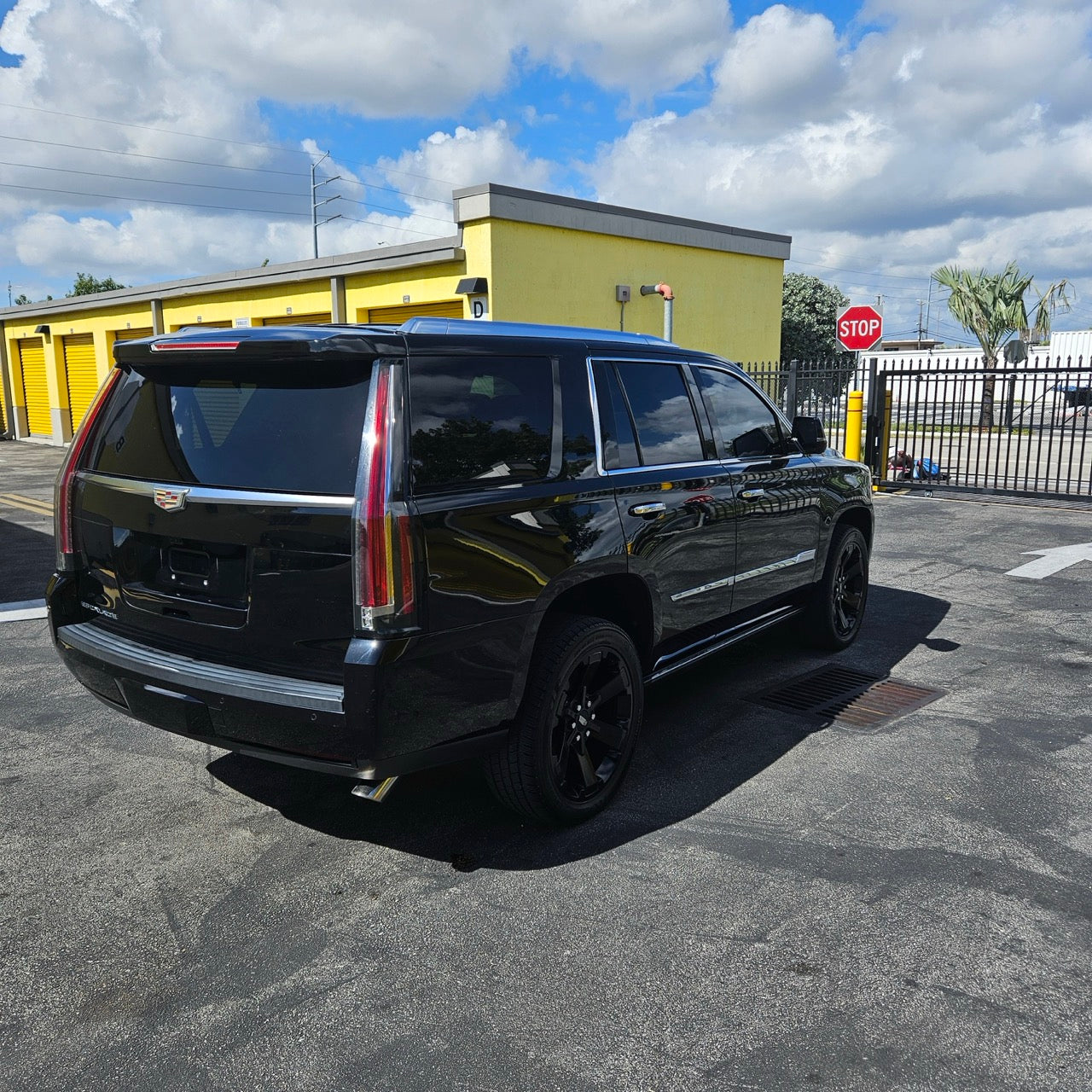 2019 BLACK CADILLAC ESCALADE PLATINUM --- (MOST DESIRABLE)