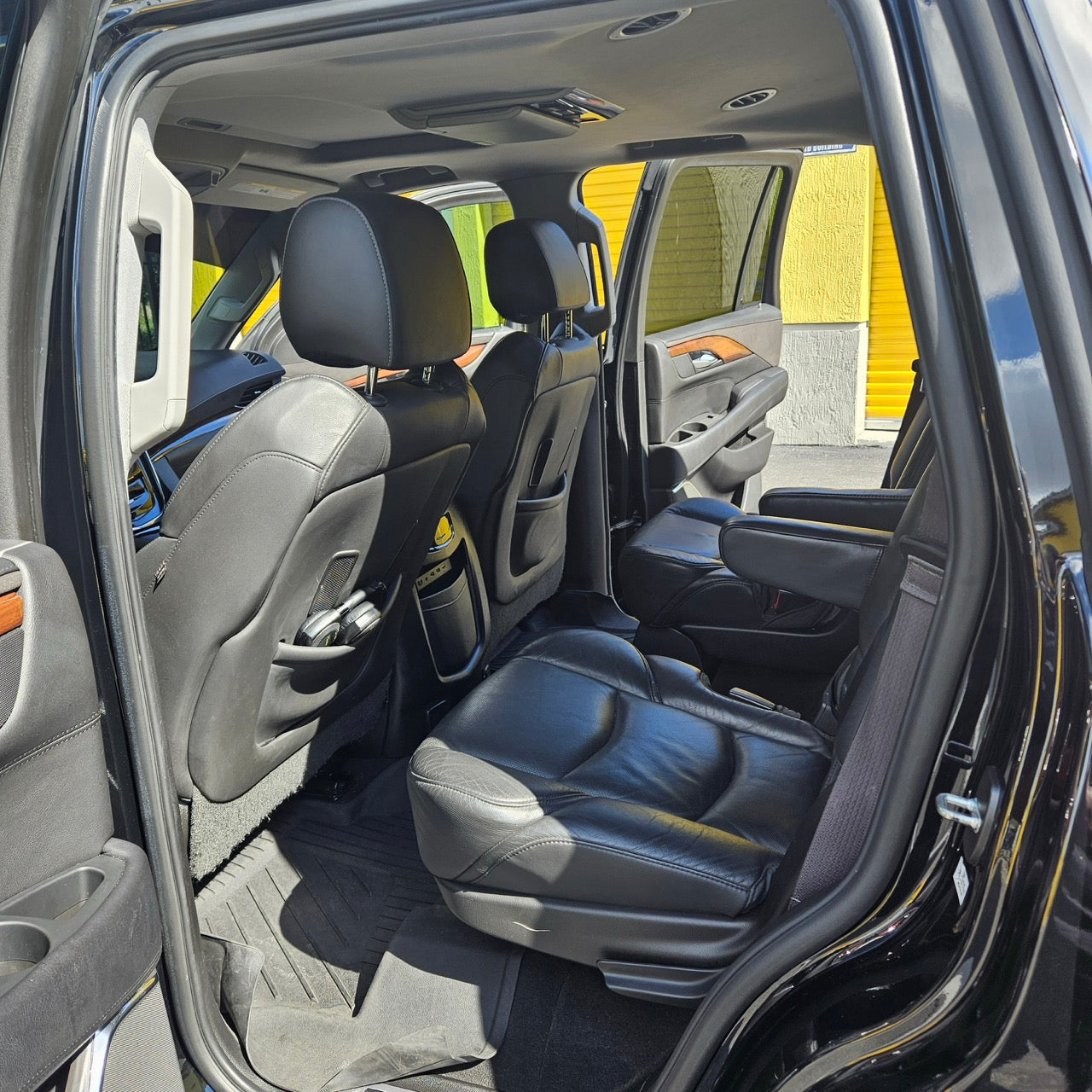 2019 BLACK CADILLAC ESCALADE PLATINUM --- (MOST DESIRABLE)