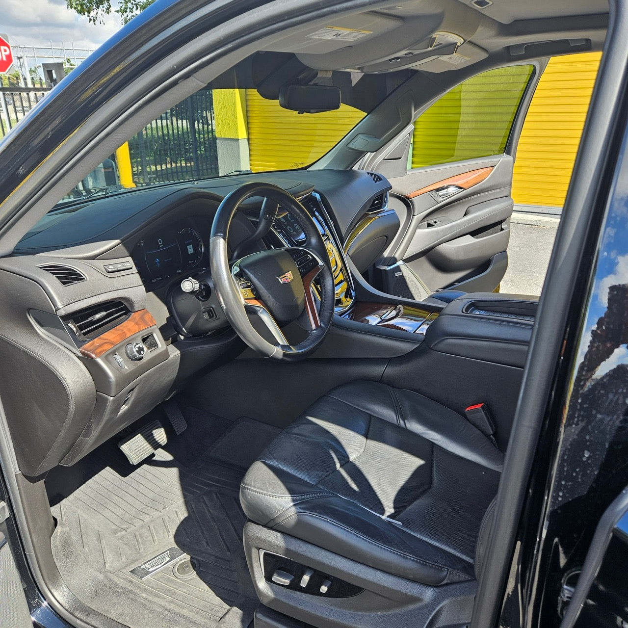 2019 BLACK CADILLAC ESCALADE PLATINUM --- (MOST DESIRABLE)